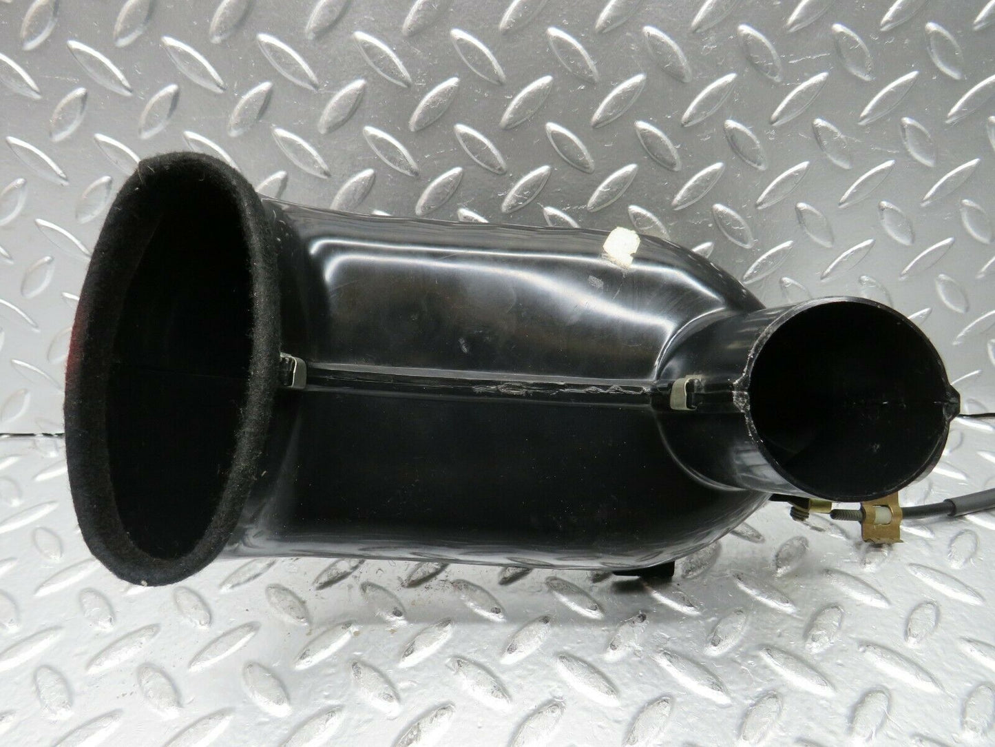 22684 Mercedes-Benz C107 450SLC Coupe Heater Air Duct
