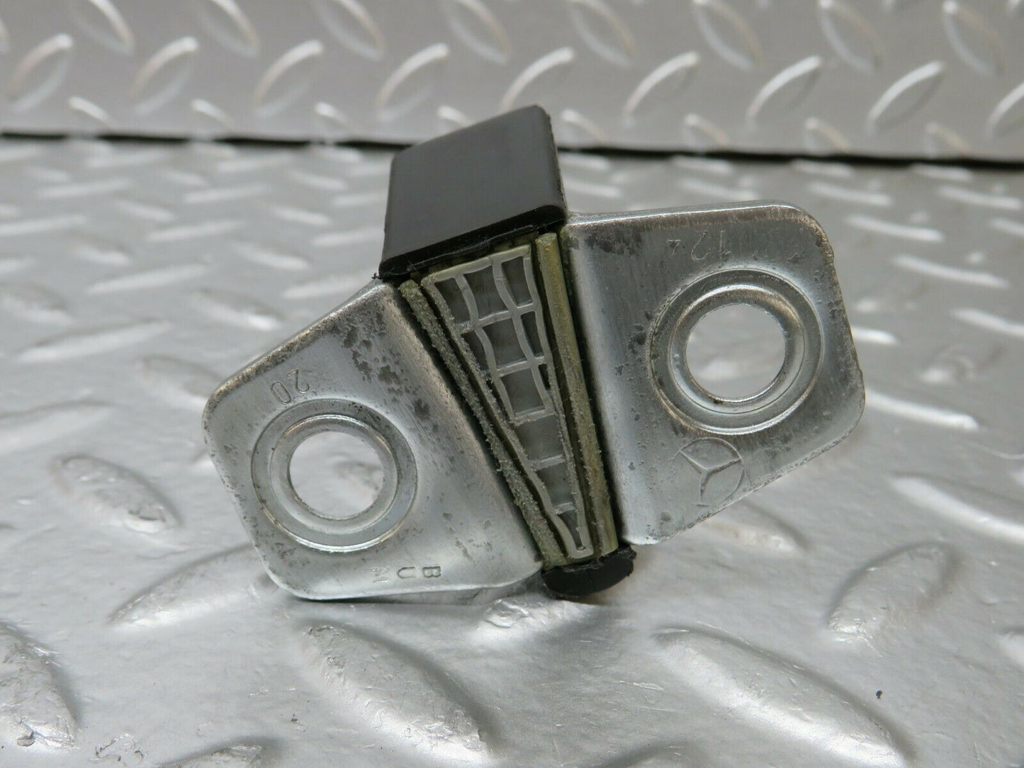 24311 Mercedes-Benz S124 220TE Wagon Door Lock Latch