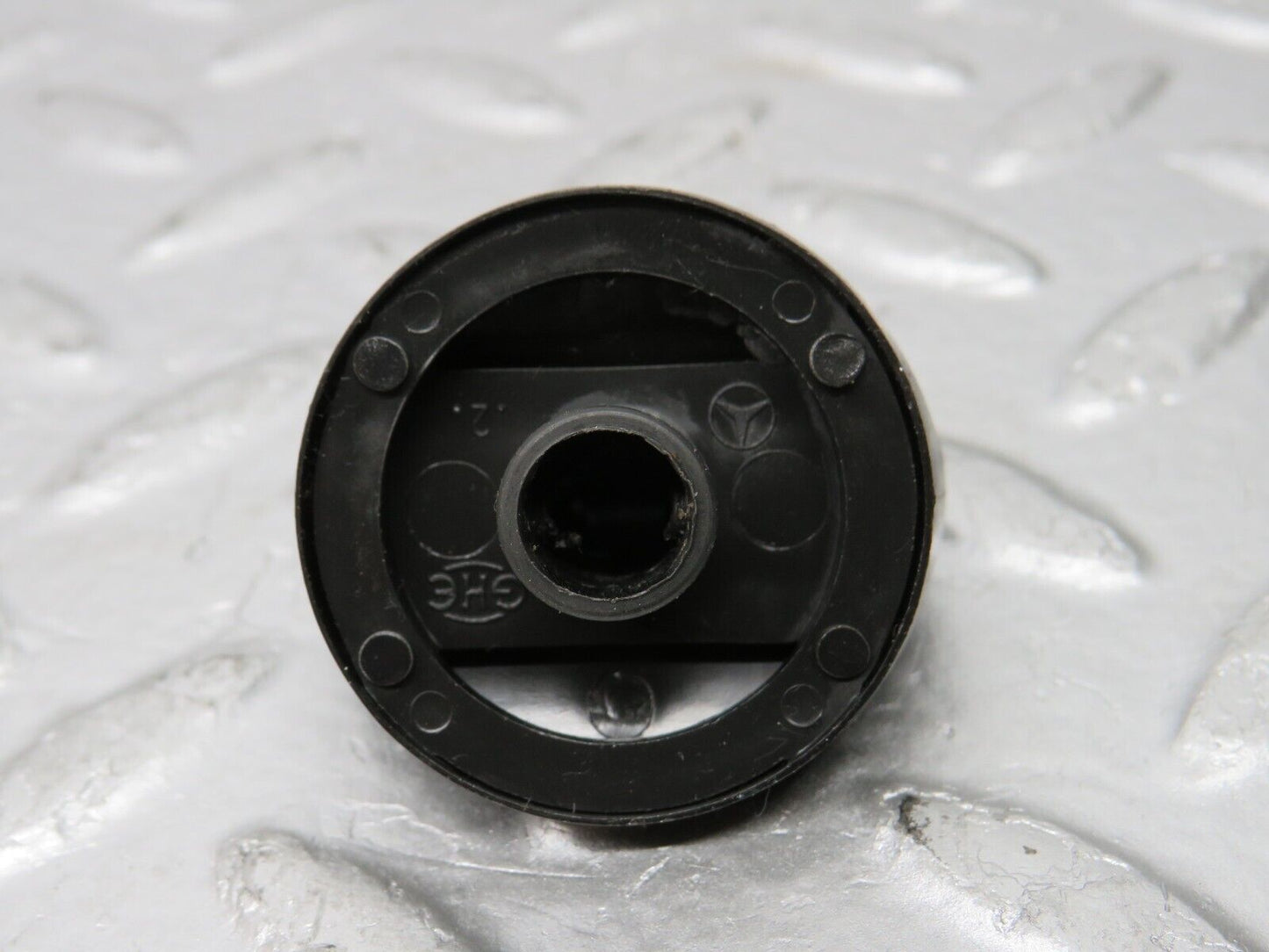 32183 Mercedes-Benz W123 230E Heater Control Knob Set