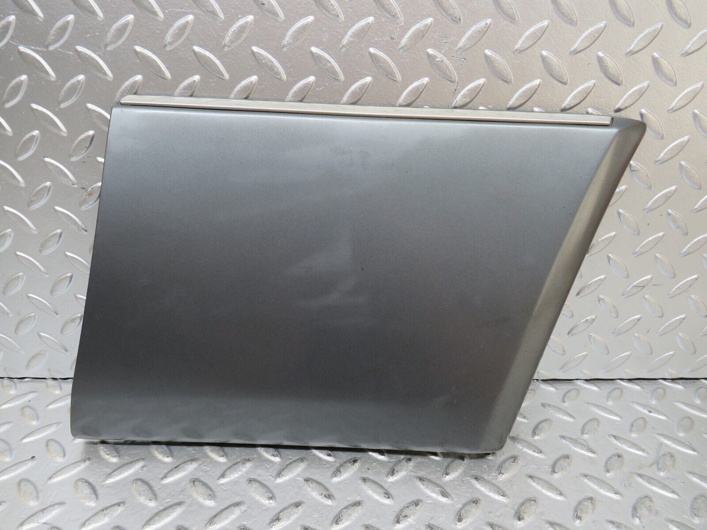 26398 Mercedes-Benz C124 220CE Front Right Fender Wing Moulding Trim 1246903640