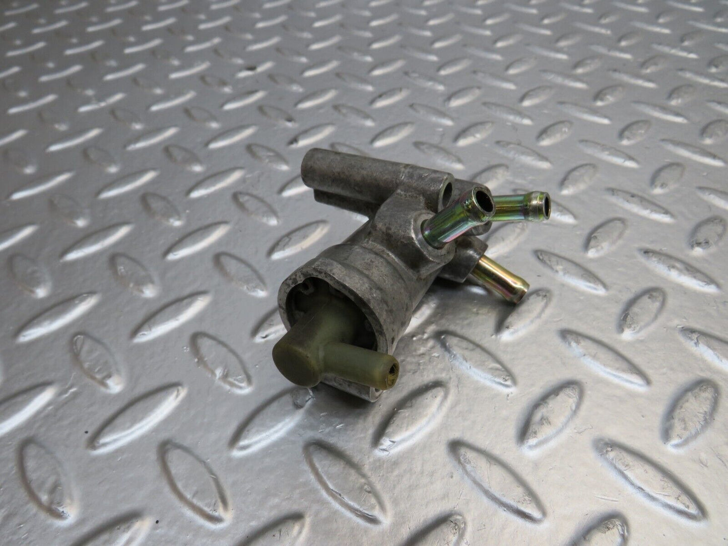 25393 Mercedes-Benz W201 190D Fuel Thermostat 6010700126