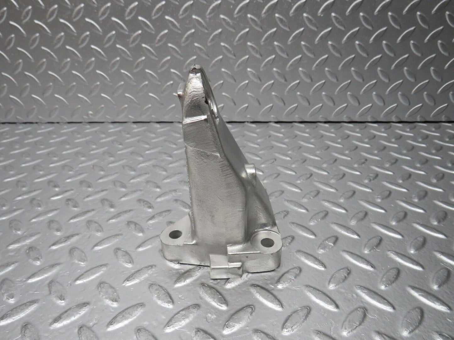 30731 Mercedes-Benz W201 190E 2.0L Engine Mount Bracket Right Side 1022234204
