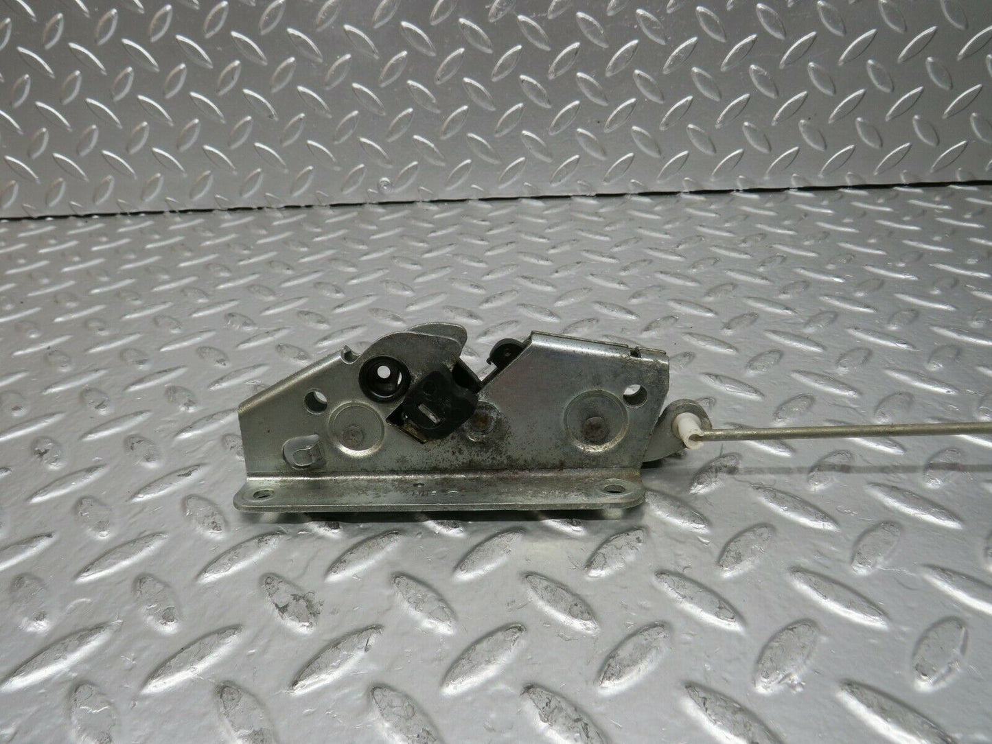 24264 Mercedes-Benz S124 220TE Wagon Rear Seat Bench Locking Mechanism Left