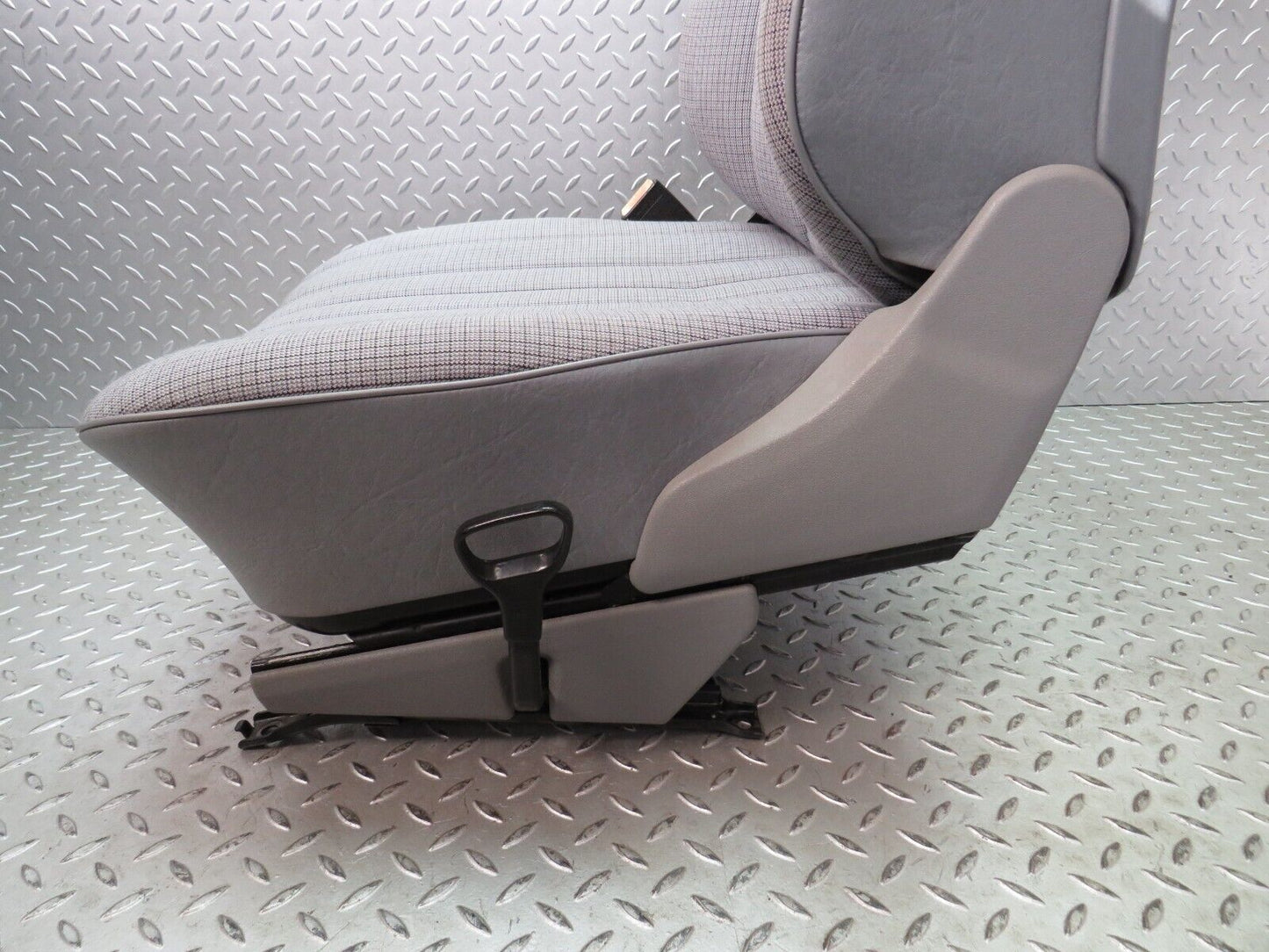 33705 Mercedes-Benz W201 190E Front Left Passenger Seat Grey