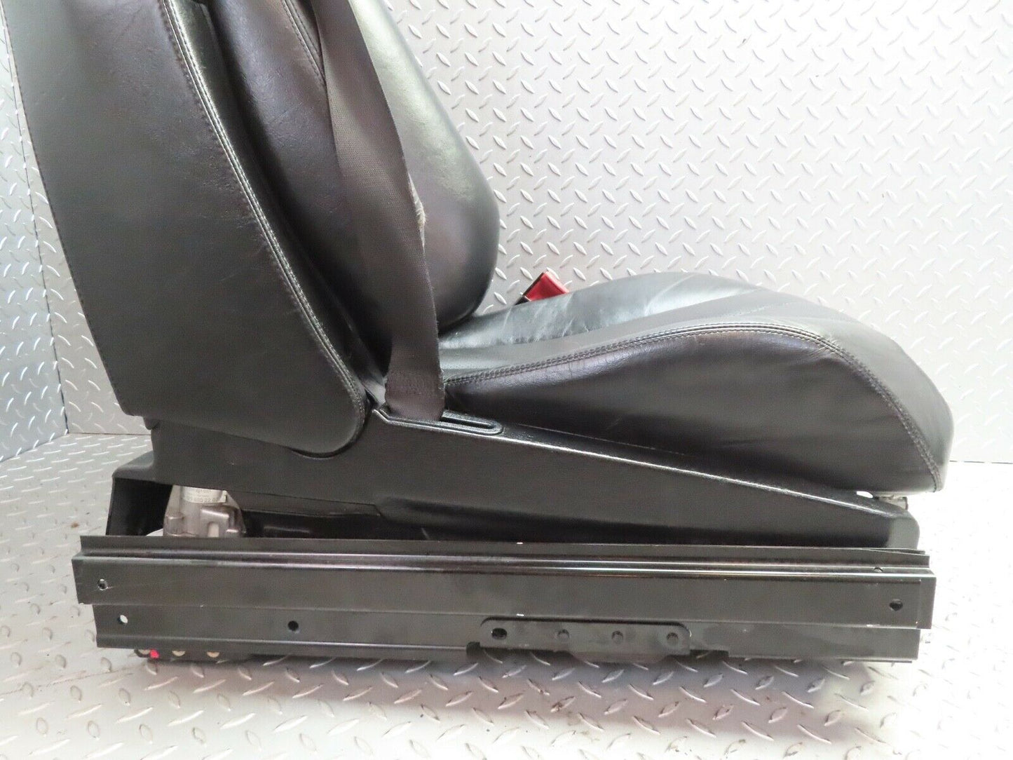 17184 Mercedes-Benz R129 300SL Coupe Electric Front Right Seat Black Leather