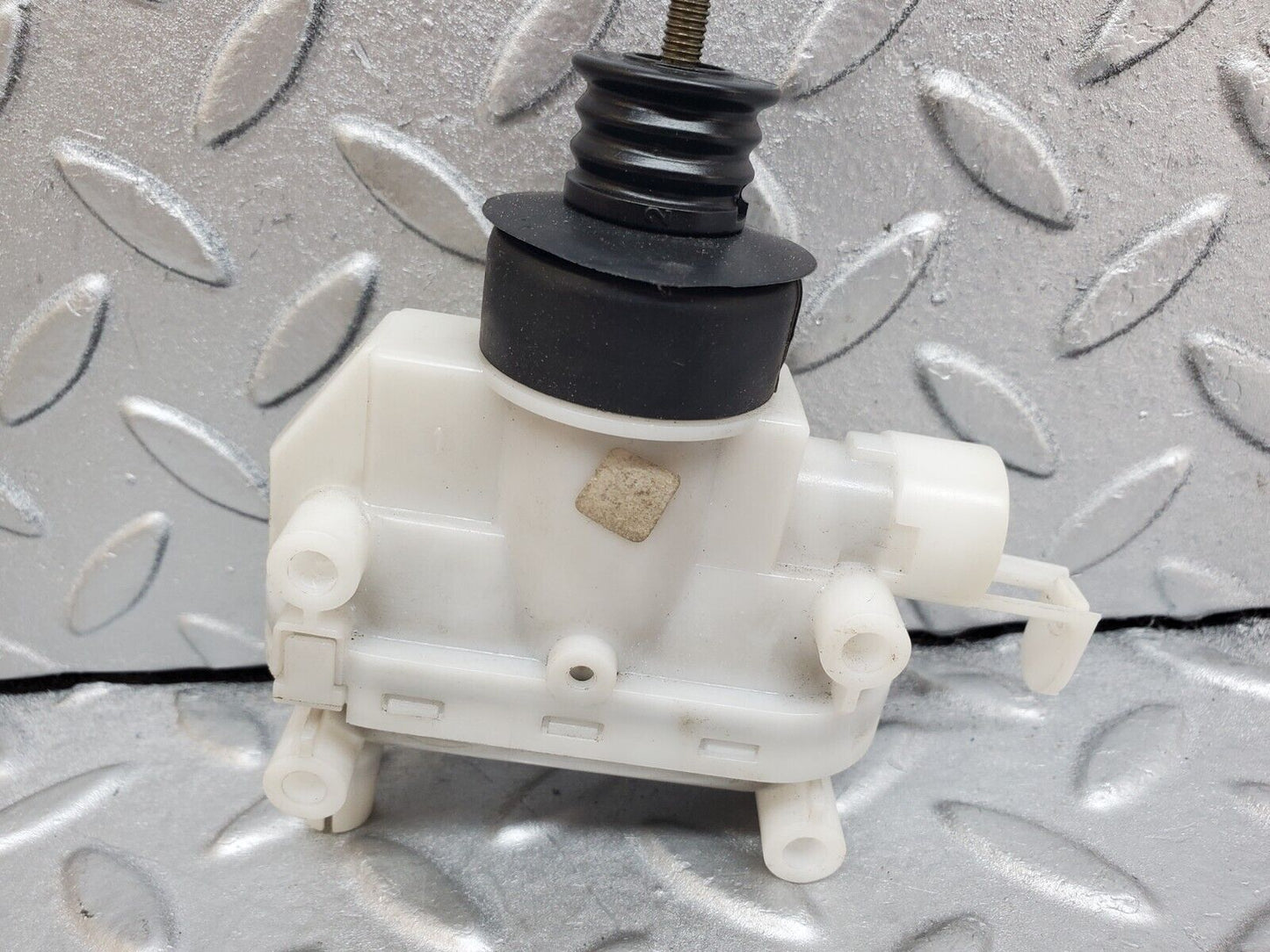 44755 Mercedes-Benz W124 220E Right Door Lock Vacuum Actuator Hella