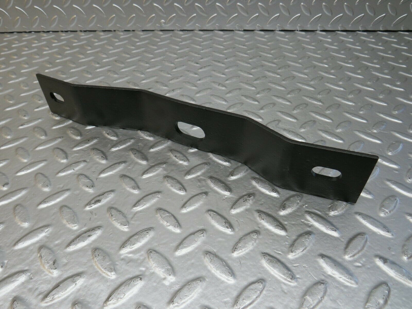 24563 Mercedes-Benz W108 Front Bumper Bracket