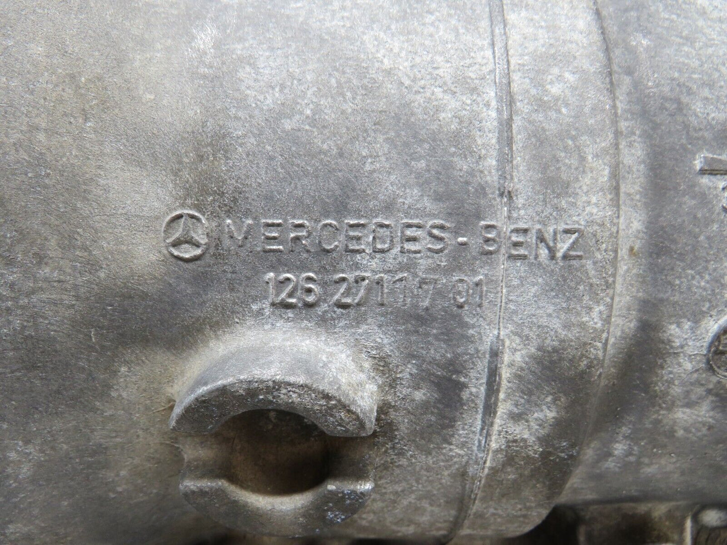 34581 Mercedes-Benz C126 380SEC Automatic Gearbox Housing 1262711701 126270360