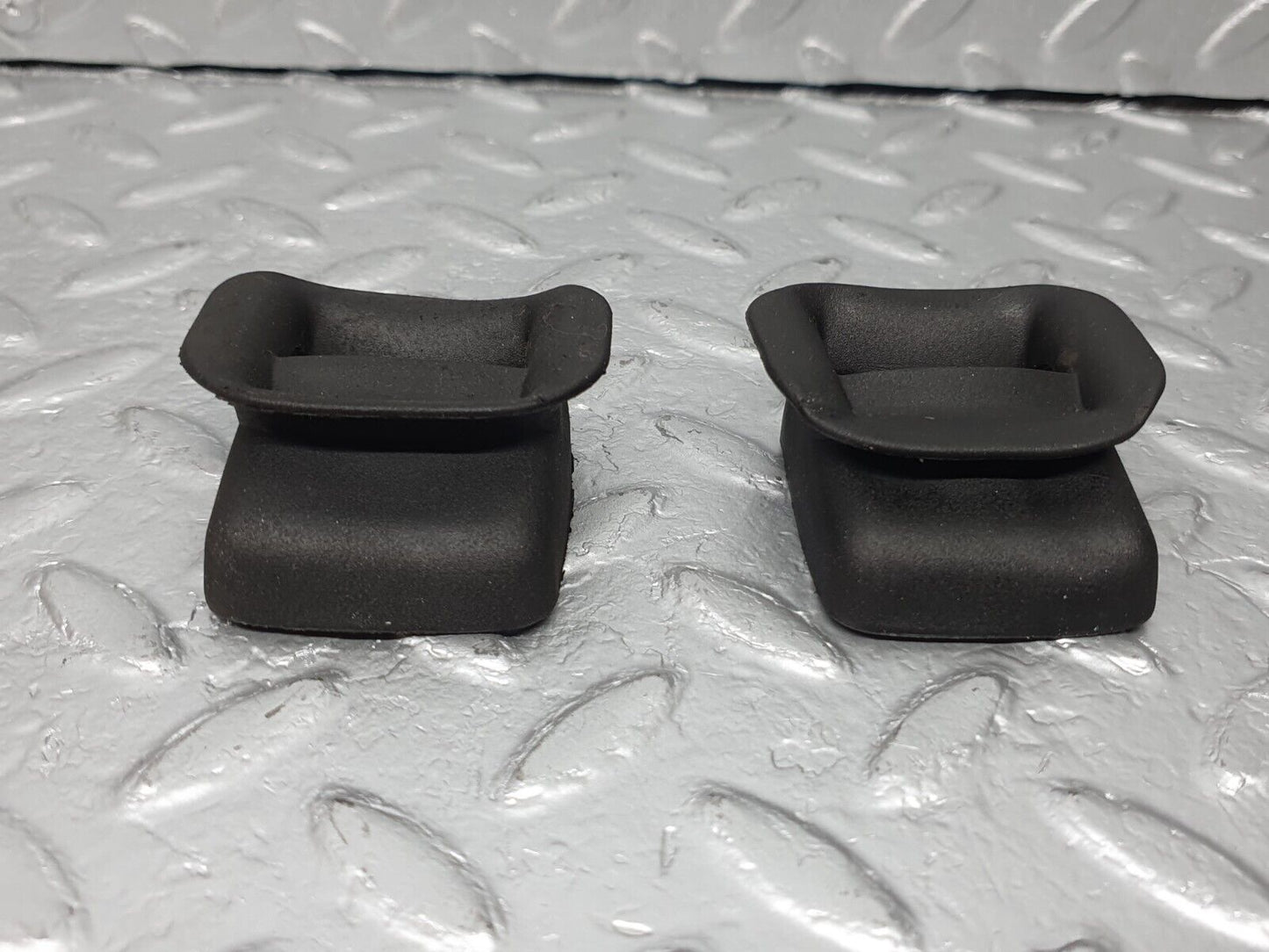 41876 Mercedes-Benz W202 C200 Rear Door Check Strap Rubber Seal 2x 2027372430
