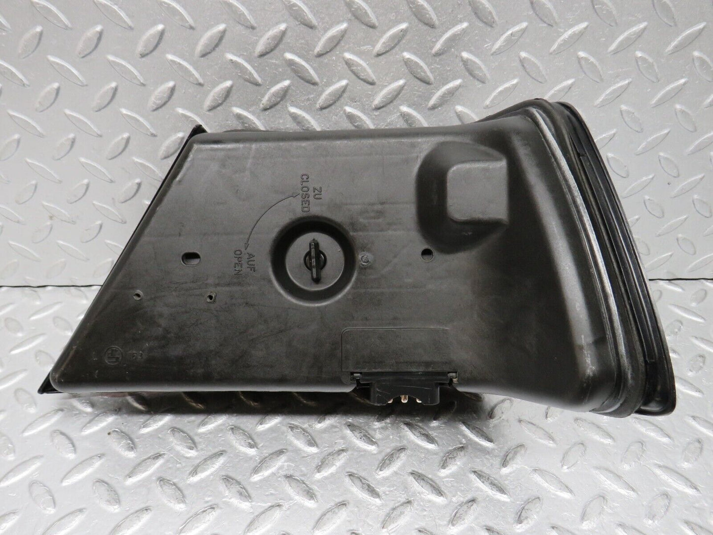37847 Mercedes-Benz A124 320E Cabriolet Tail Light Left Side