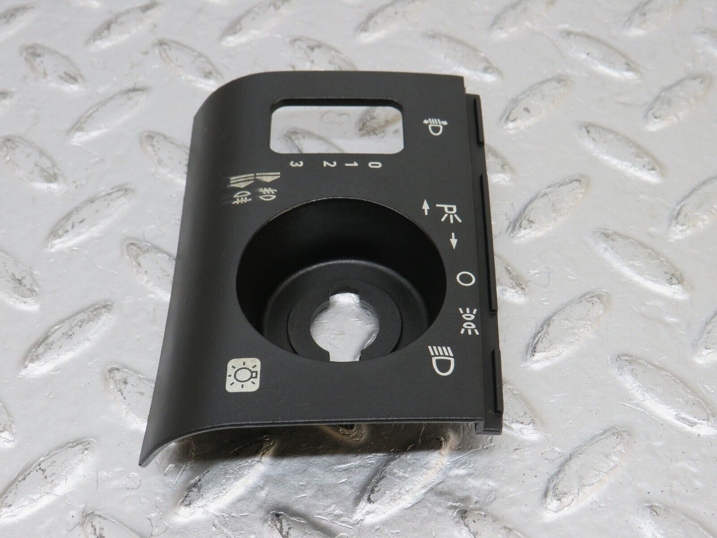 33314 Mercedes-Benz W202 C180 Headlight Switch Surround Cover 2026890380