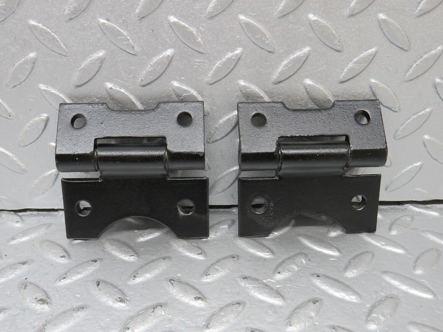 40582 Mercedes-Benz W123 300D Door Hinge Right Side 1237200037
