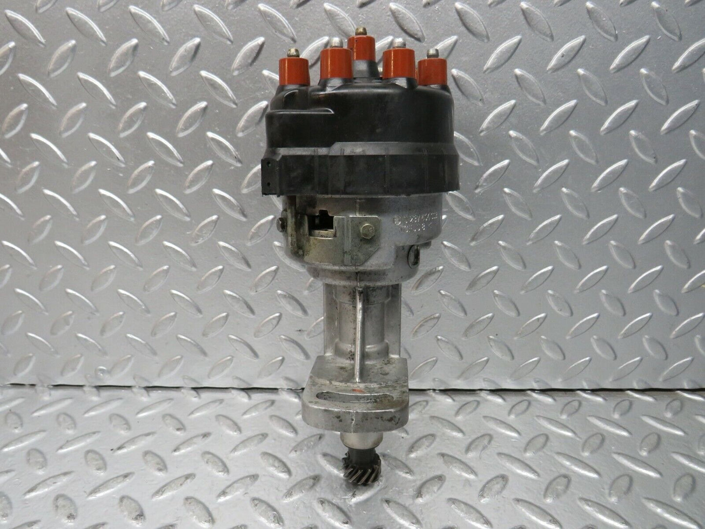 23332 Mercedes-Benz W116 350SE Ignition Distributor Bosch 0237404003