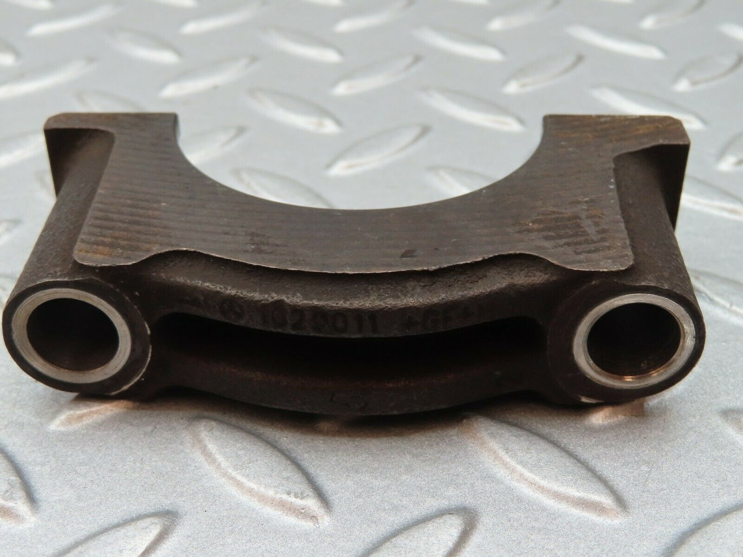 3957 Mercedes-Benz S123 200T Wagon Crankshaft Bearing Holder Block 1020011