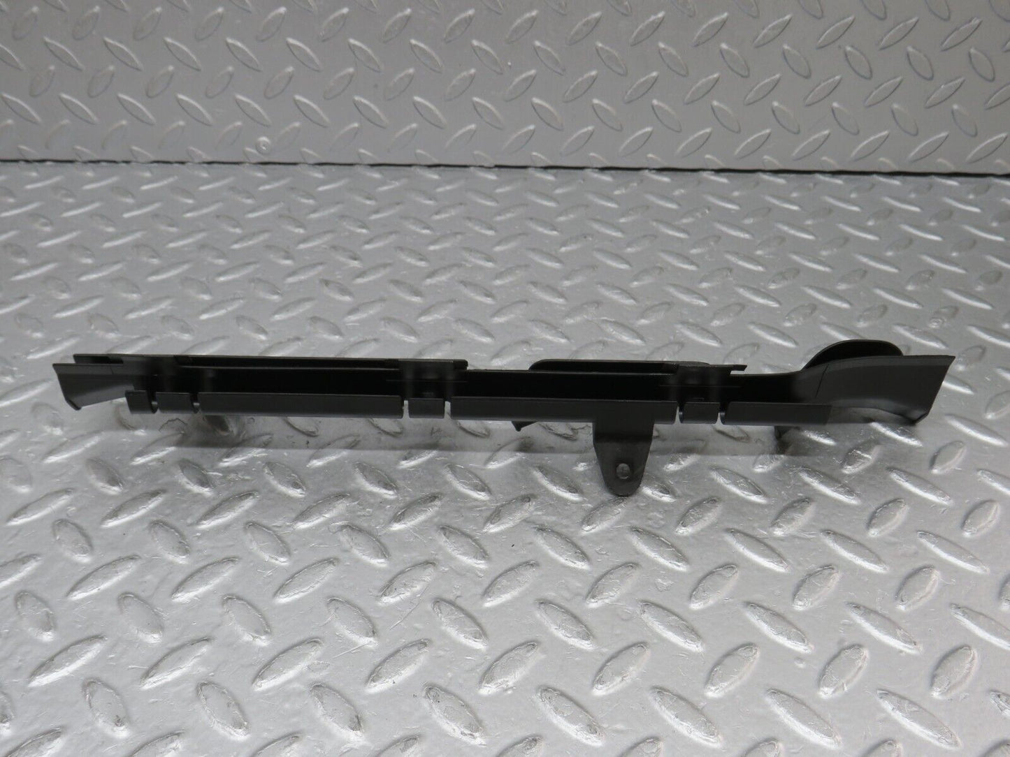 36567 Mercedes-Benz W201 190E 2.0L Starter Motor Wire Cover Bracket 2015460581