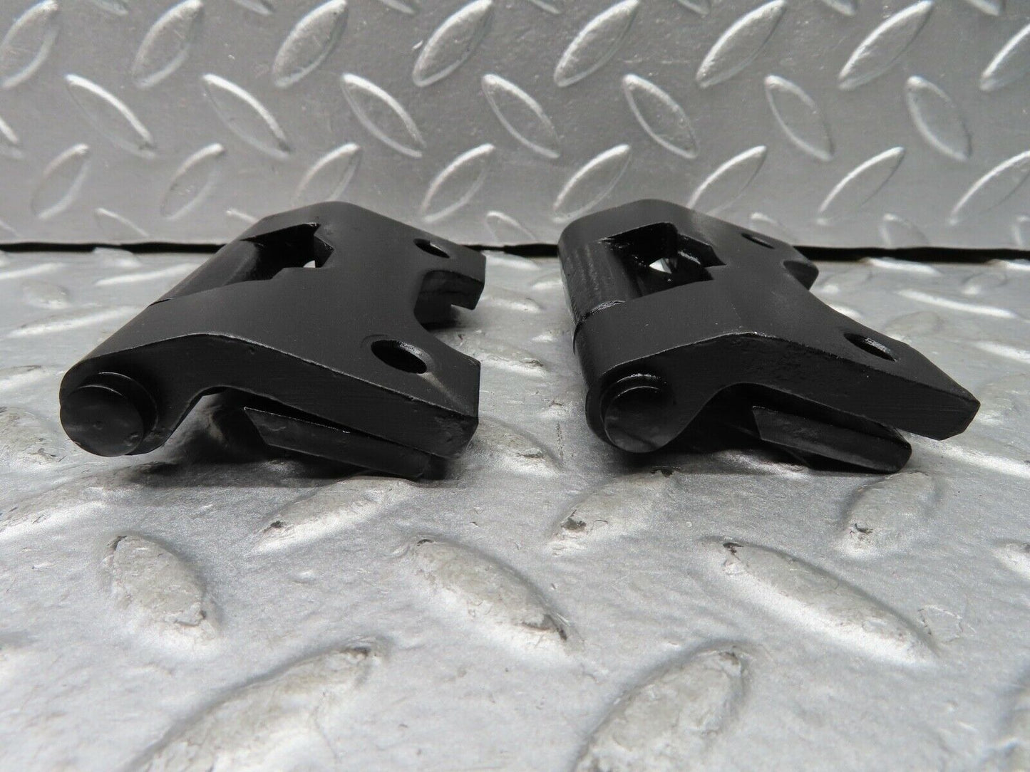 20524 Mercedes-Benz R107 450SL Right Door Hinges Pair