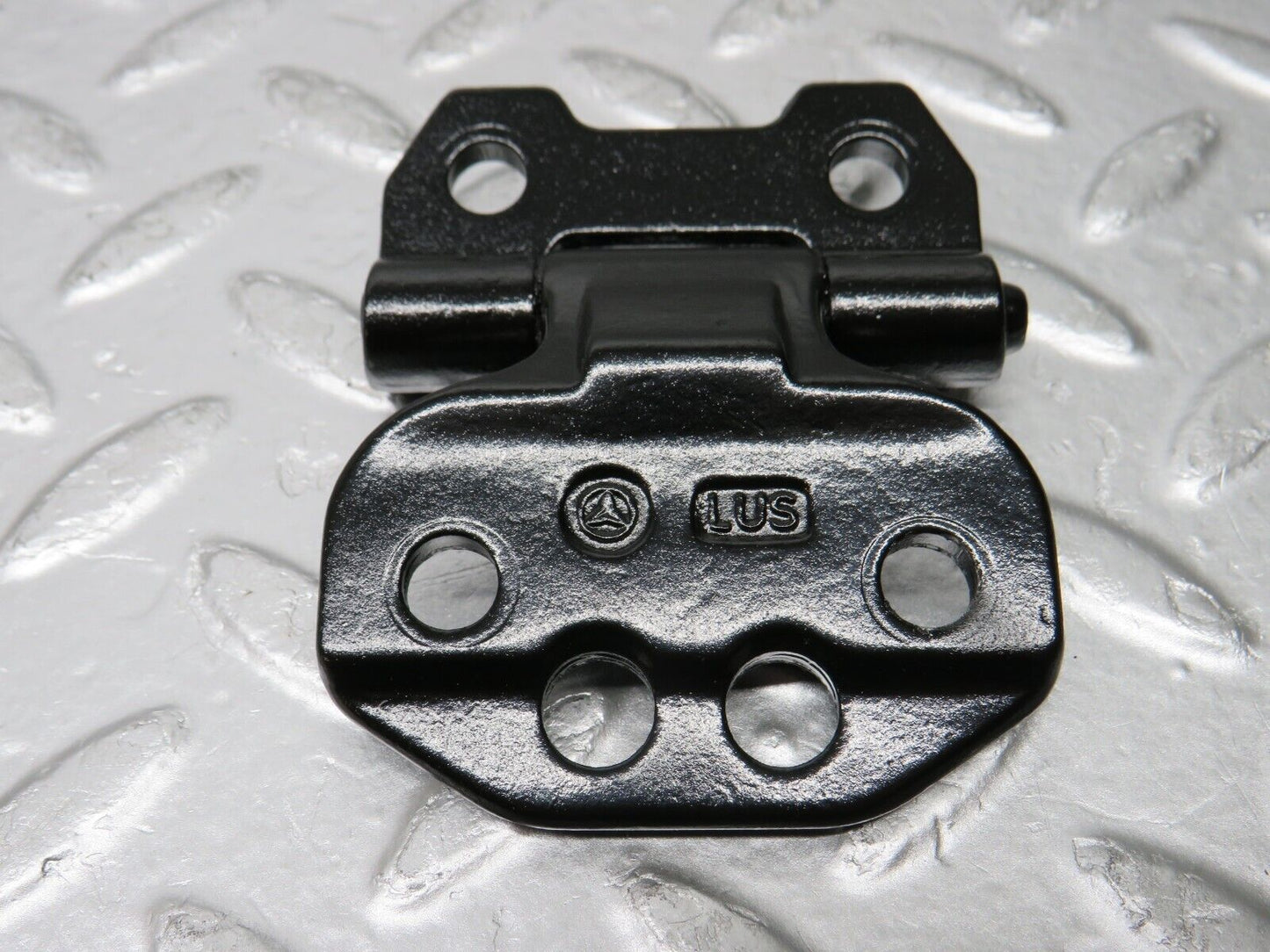30392 Mercedes-Benz W124 230E Left Door Hinge Pair