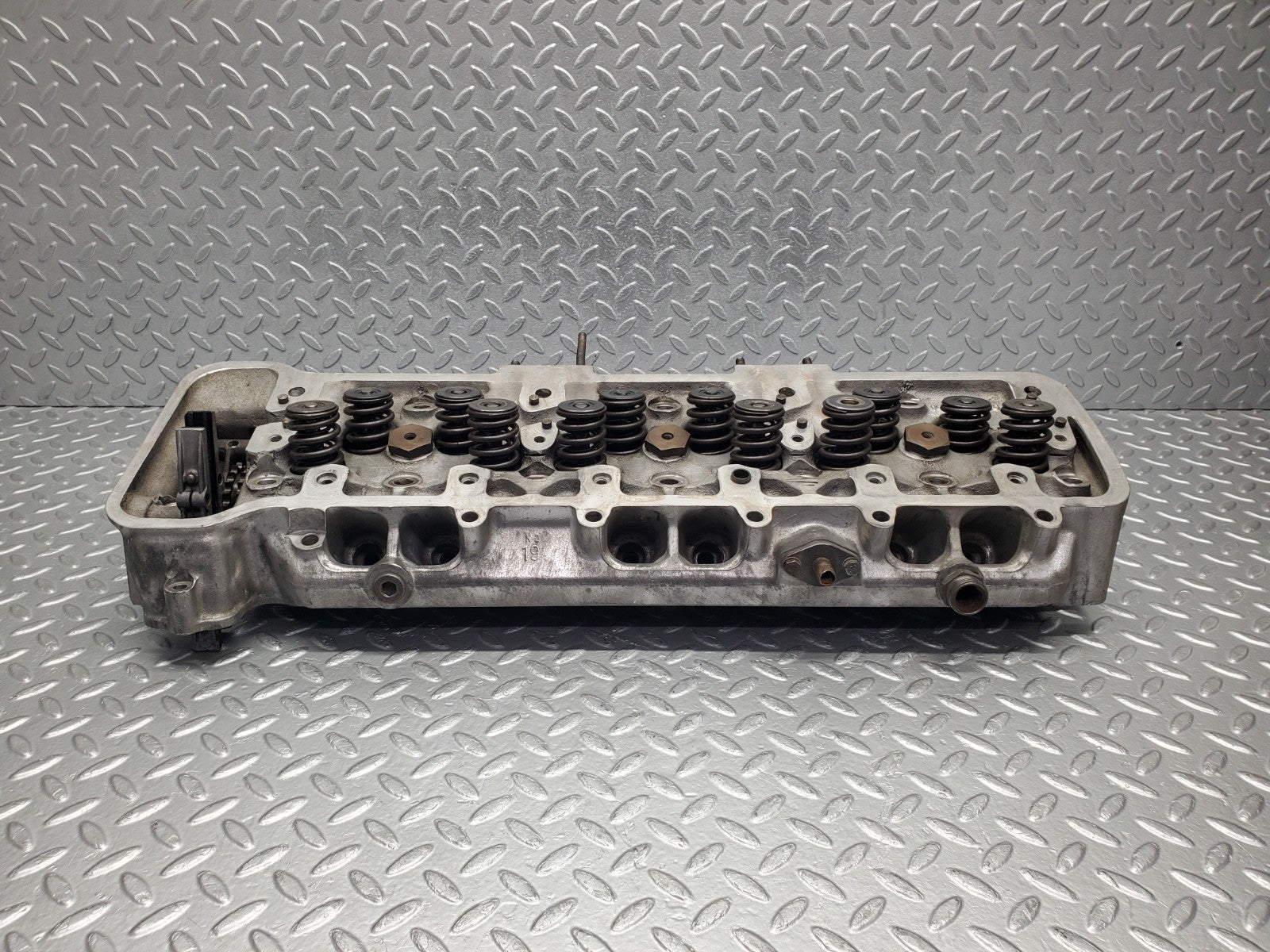 W112 cylinder head used OEM