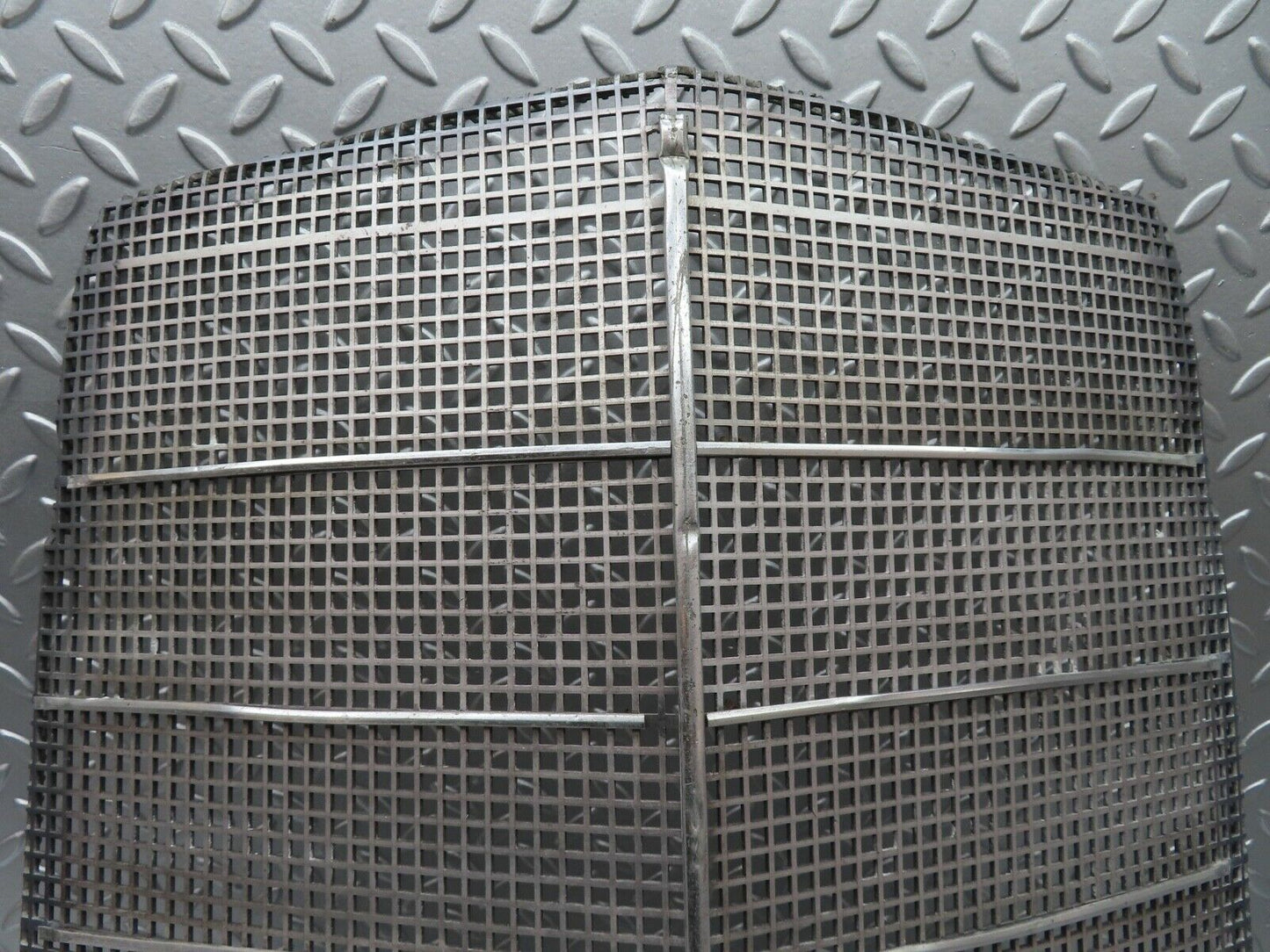 19798 Mercedes-Benz W121 190b Ponton Bonnet Grill