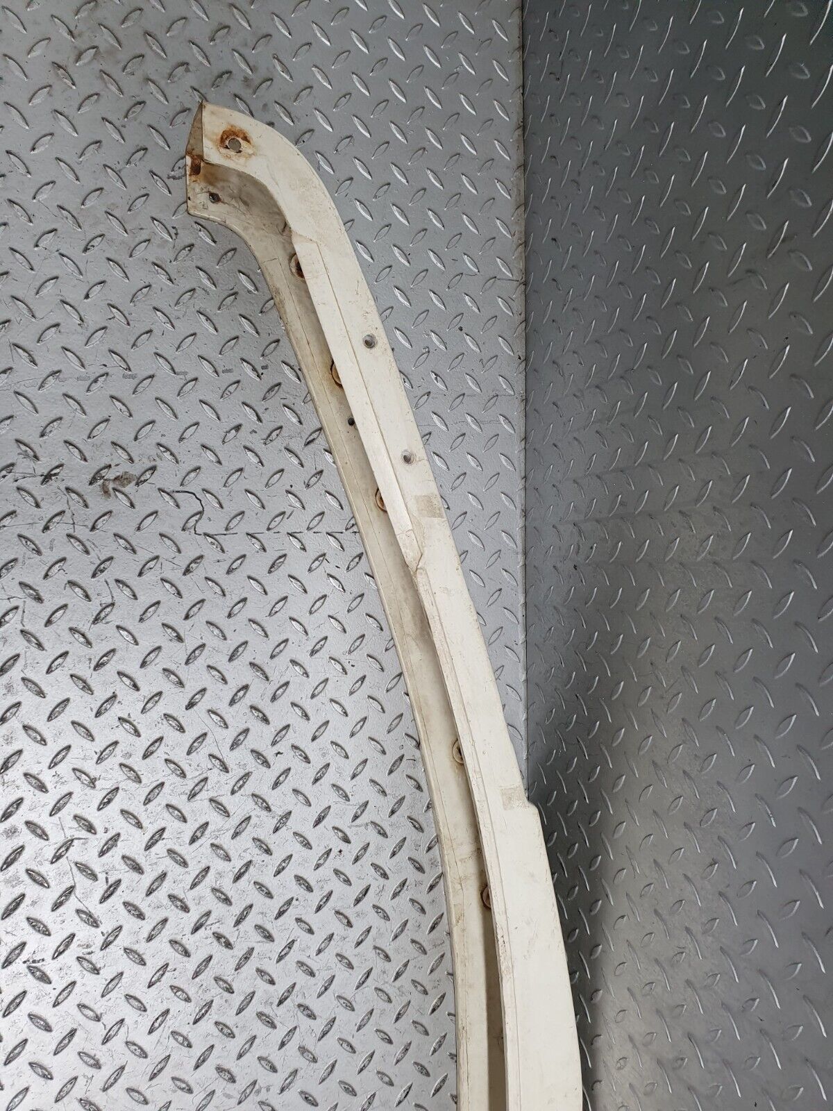 41275 Mercedes-Benz W126 300SE Front Bumper Bracket Reinforcement 1268850801