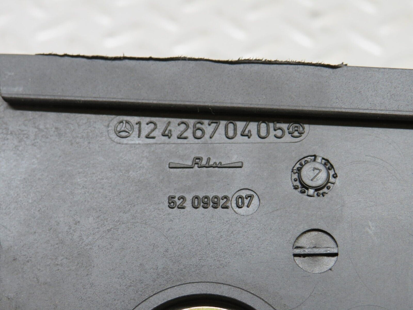 33720 Mercedes-Benz W201 190E 2.0L Automatic Gear Shift Selector 1242670405