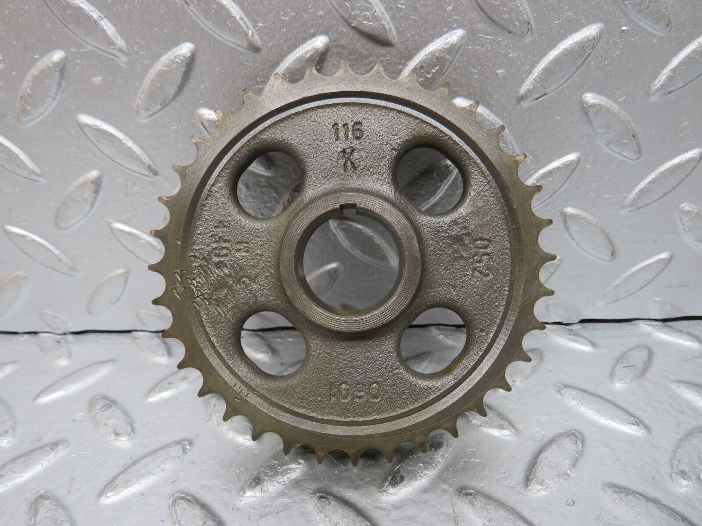 0020 Mercedes-Benz W116 350SE Camshaft Timing Gear 1160520601