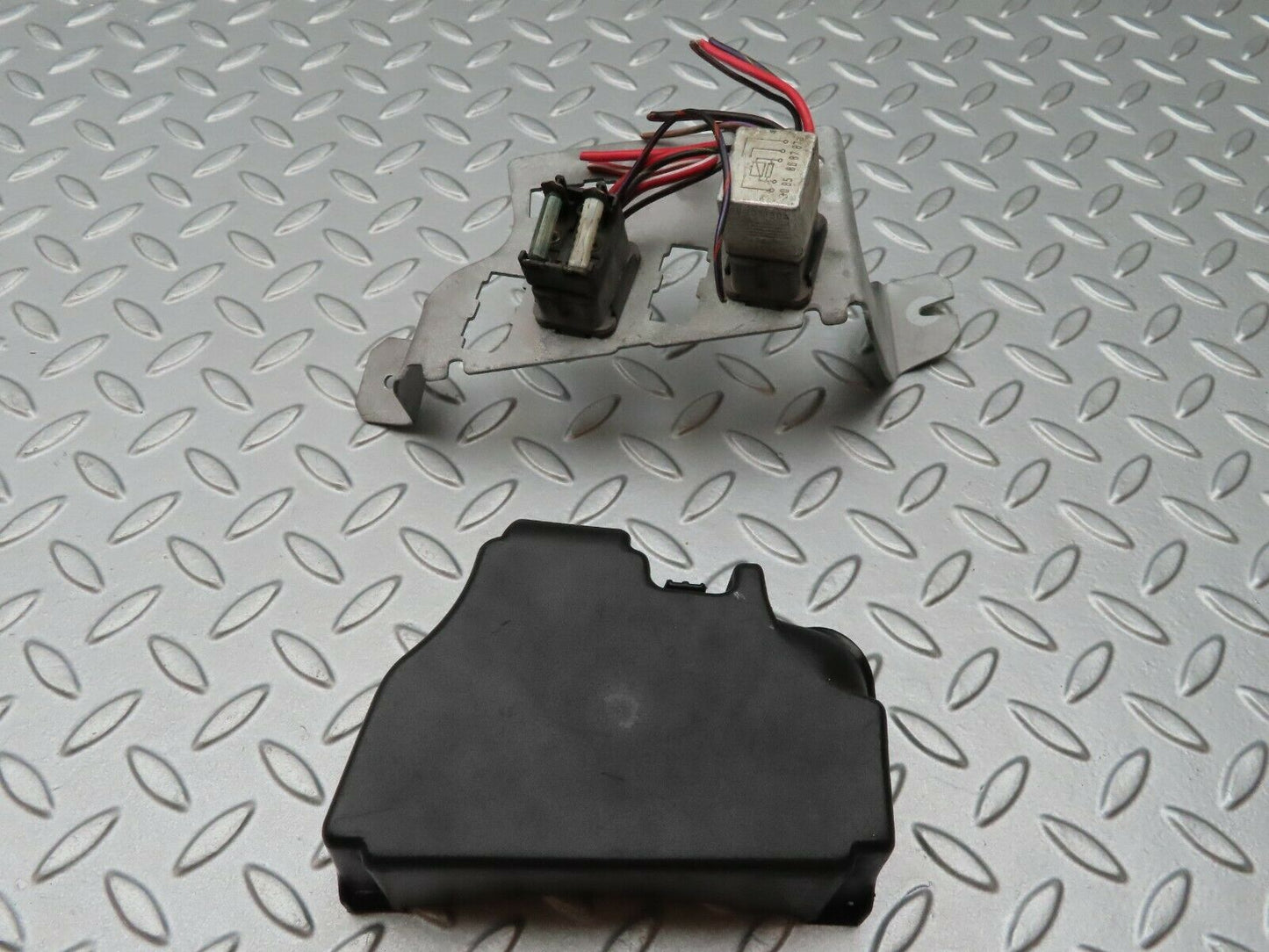 3911 Mercedes-Benz S123 200T Wagon Fuse Box Relay Cover 1235450146