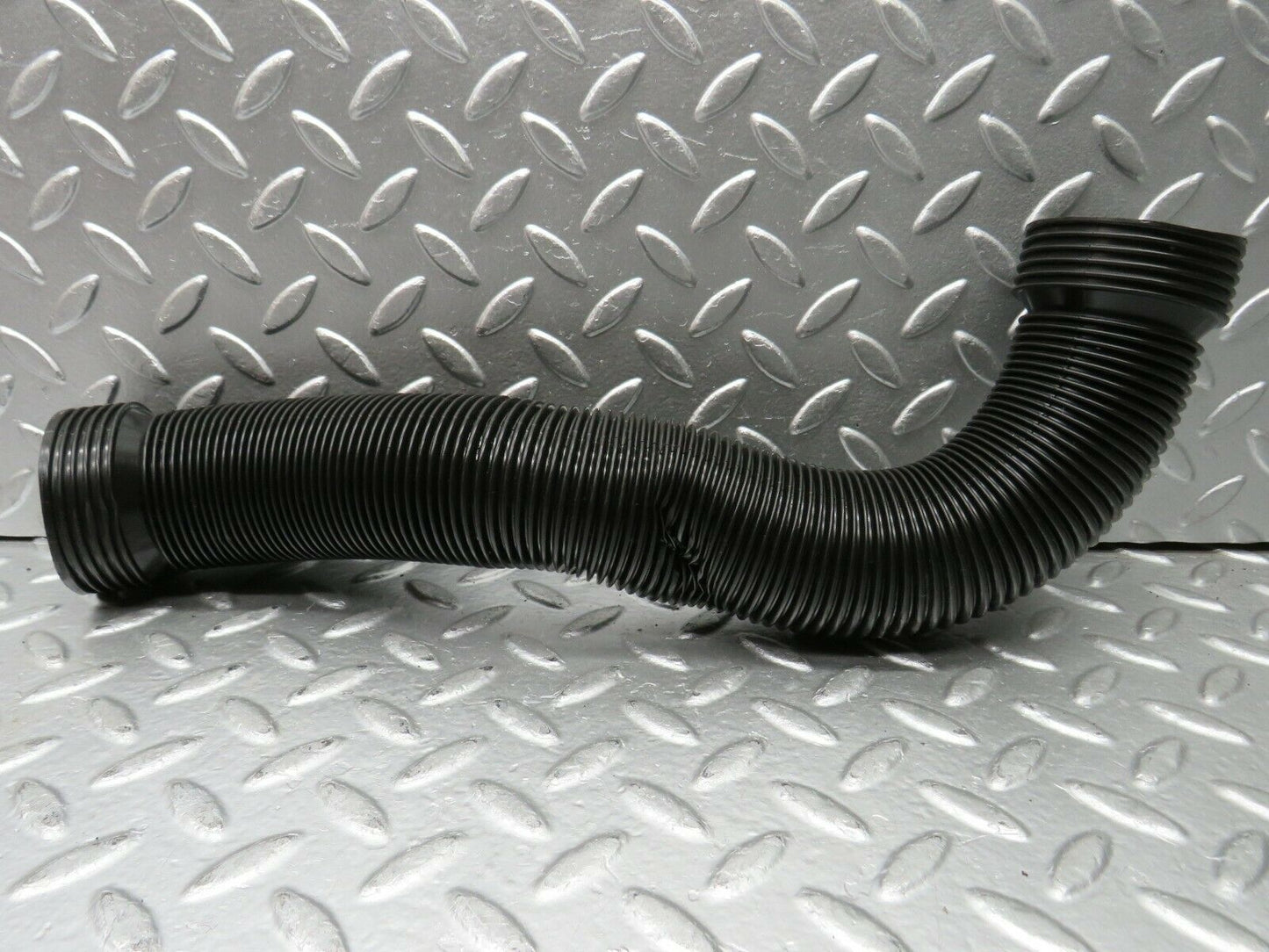 22690 Mercedes-Benz C107 450SLC Coupe Air Duct Pipe Hose