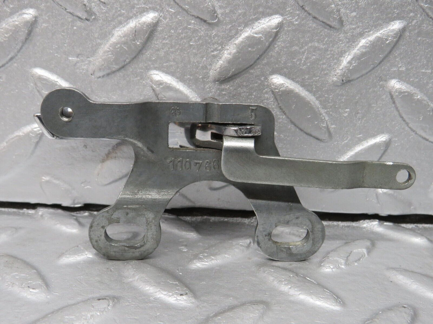 40256 Mercedes-Benz W110 230 Rear Left Interior Door Handle Chrome 1107660319