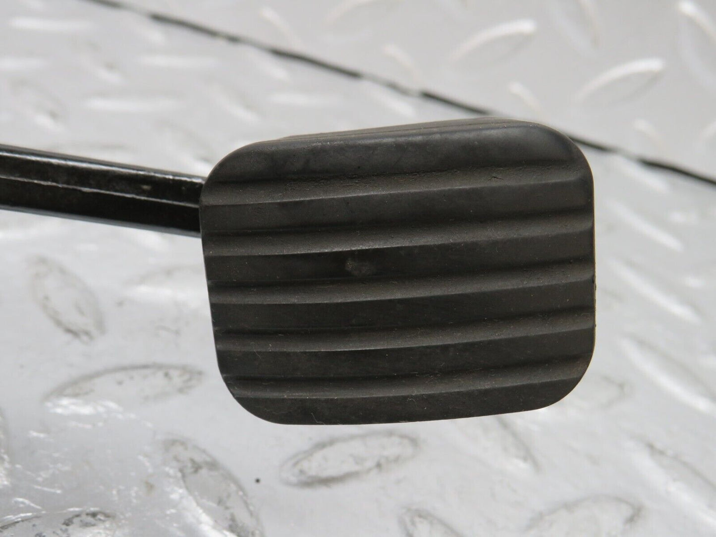 33268 Mercedes-Benz W202 C180 Parking Brake Pedal 2024270136 2024270101
