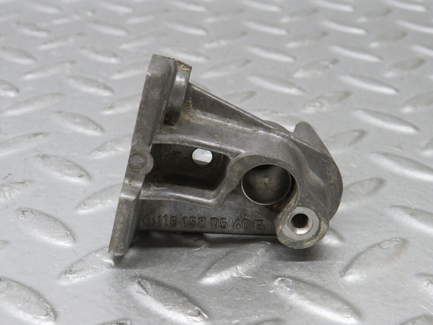 36338 Mercedes-Benz W126 420SE Crankshaft Position Sensor Bracket 1161580540