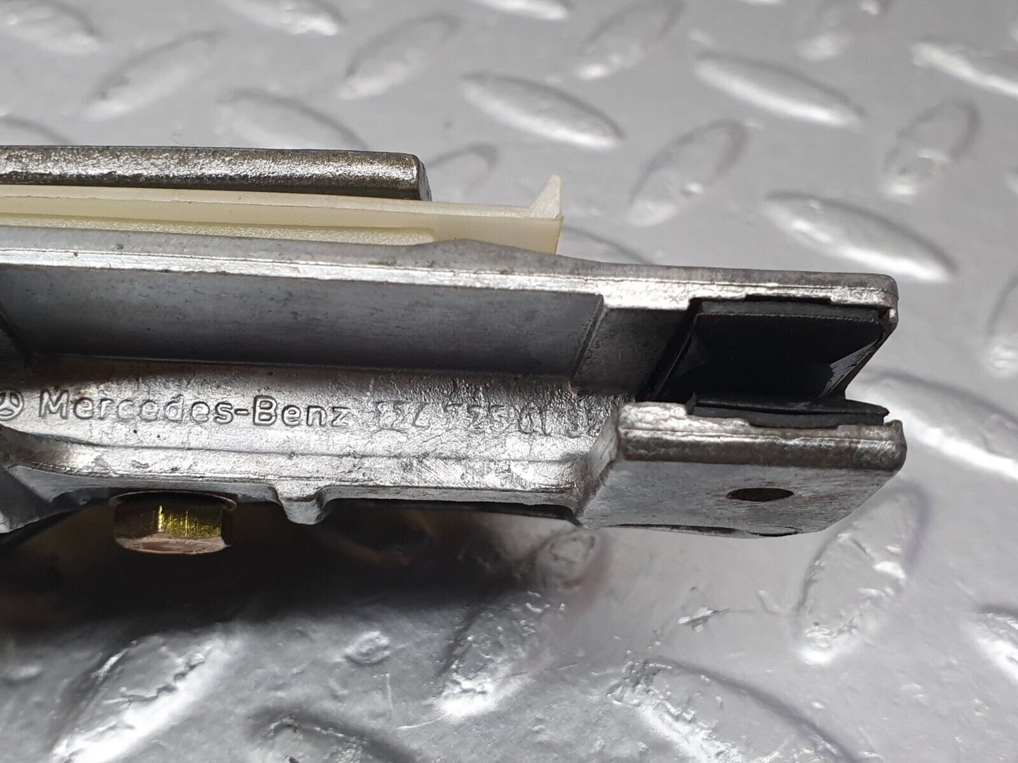 42505 Mercedes-Benz R129 320SL Coupe Door Window Guide Bracket 1247250132 1247250232
