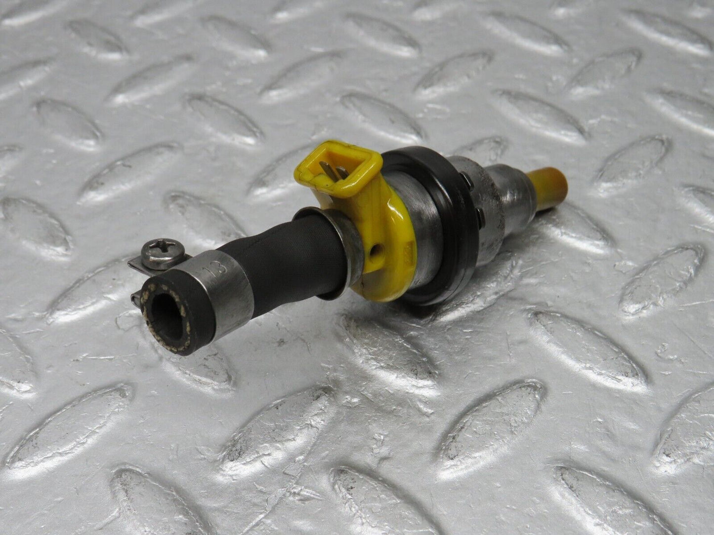 37574 Mercedes-Benz W109 300SEL Fuel Injector Bosch 0280150034