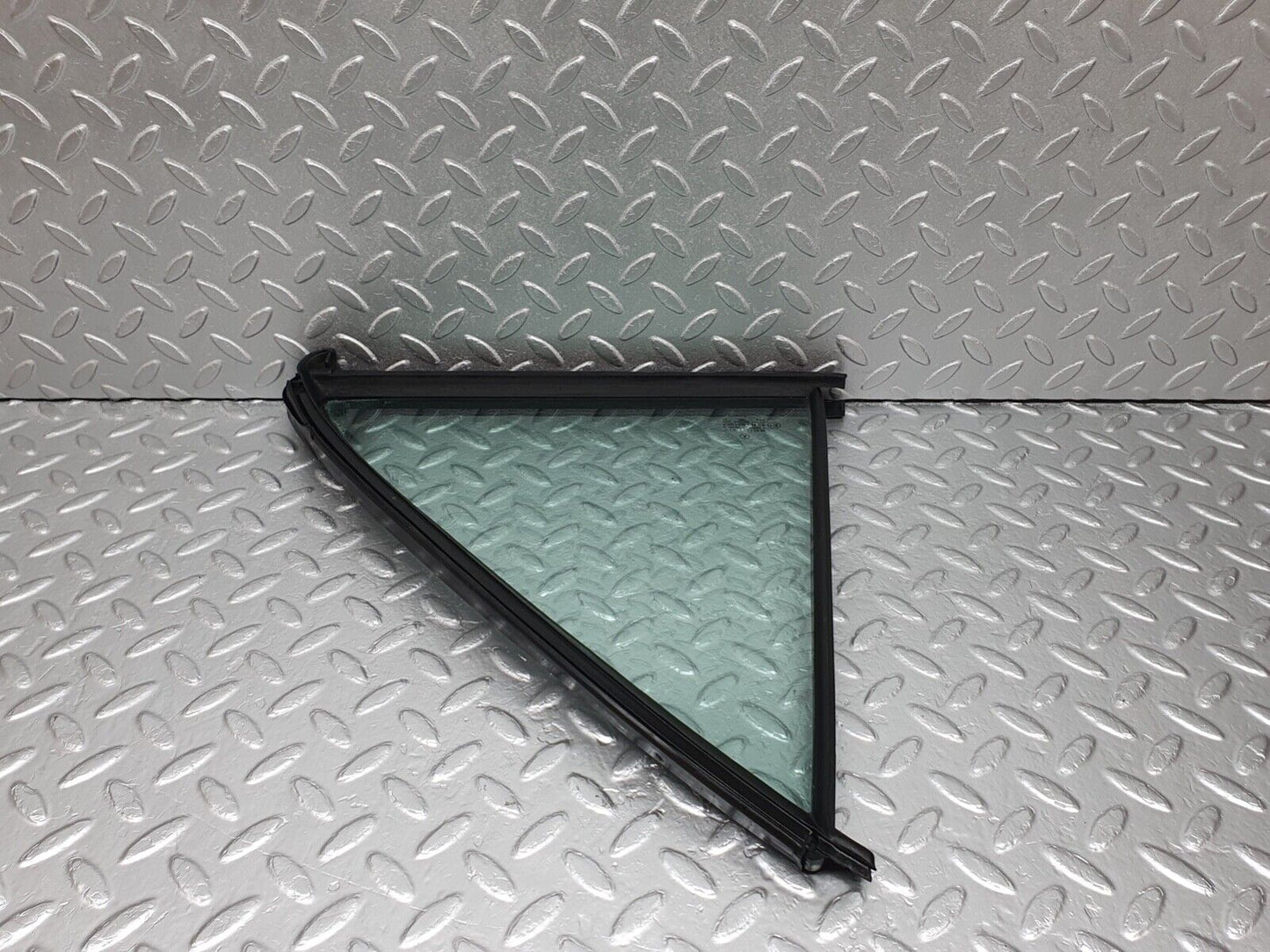41997 Mercedes-Benz W202 C200 Rear Left Quarter Window Glass 2027350127