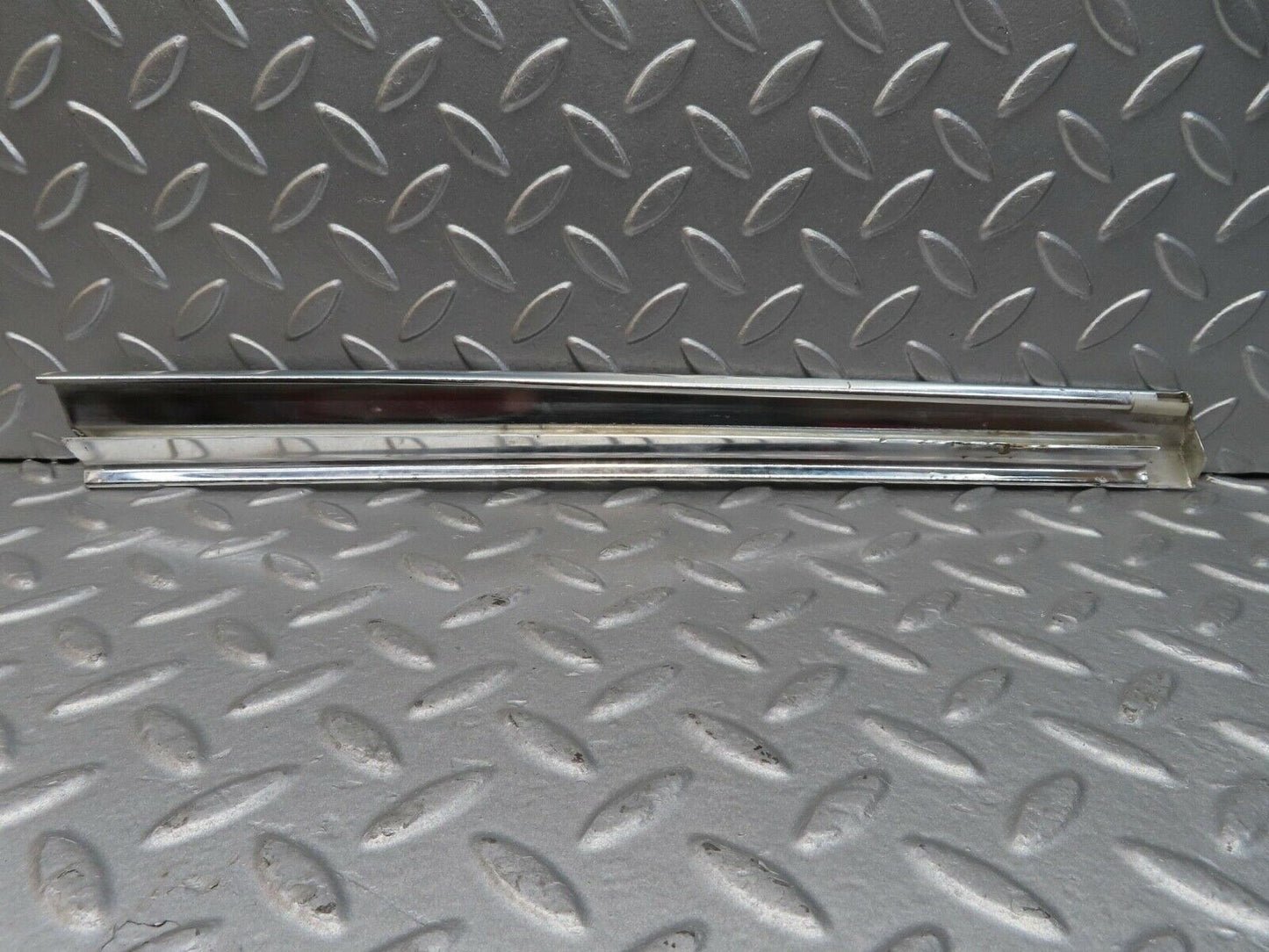 14115 Mercedes-Benz C107 280SLC Rear Right Quarter Window Chrome Trim