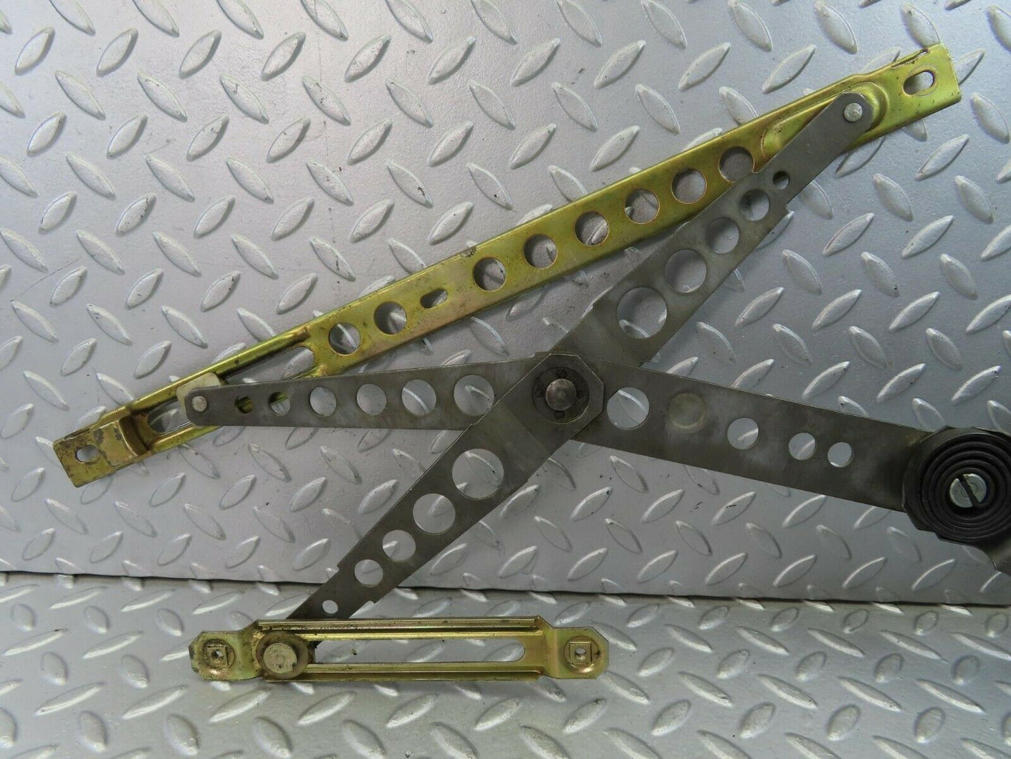 9156 Mercedes-Benz W123 Front Left Manual Window Regulator
