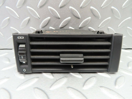 7125 Mercedes-Benz S124 E220 Wagon Dashboard Air Vent Right
