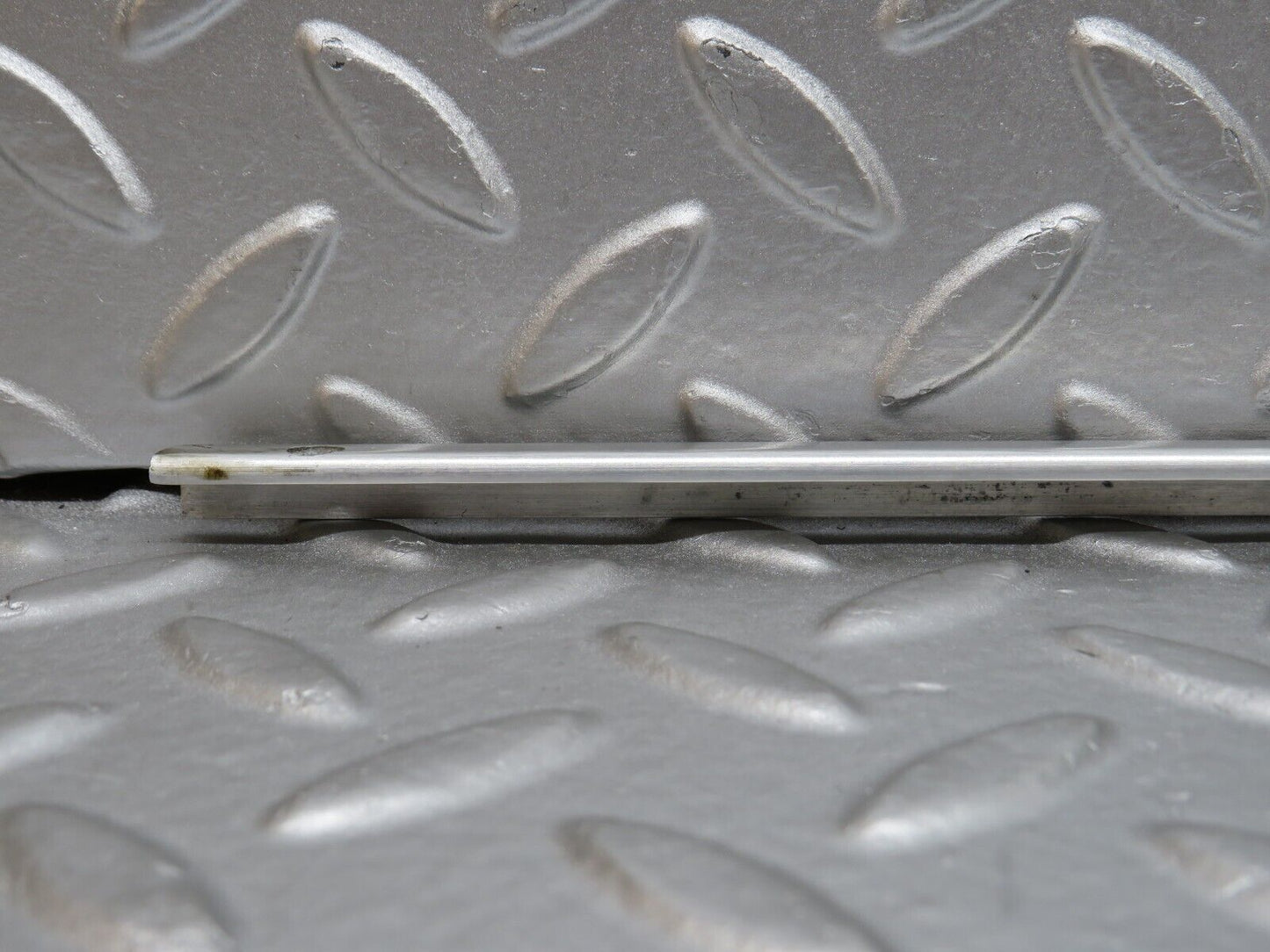 32573 Mercedes-Benz S124 300TE Wagon Sunroof Chrome Trim