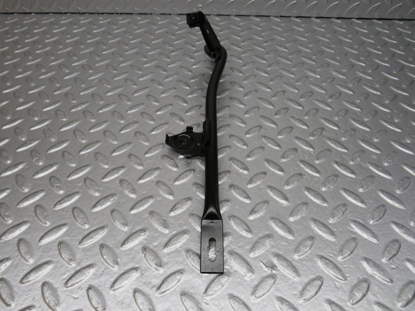 32540 Mercedes-Benz S124 300TE Wagon Horn Bracket
