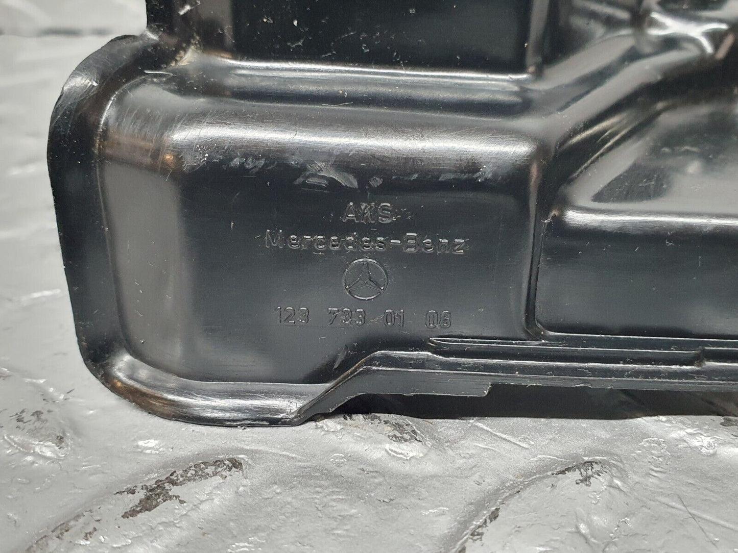 41106 Mercedes-Benz W126 300SE Rear Left Door Lock Mechanism 1237330108