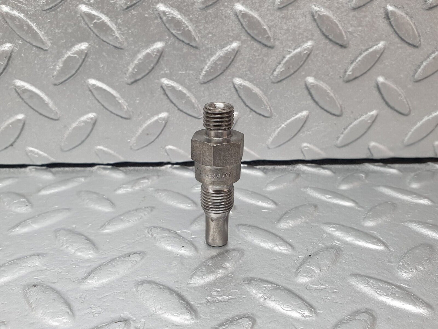 43367 Mercedes-Benz W108 280SE Fuel Injector Bosch DC8C45R2