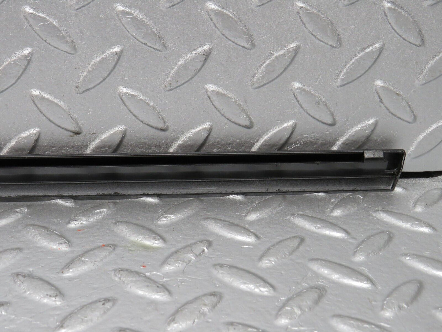 39654 Mercedes-Benz R129 320SL Coupe Left Door Window Moulding Trim