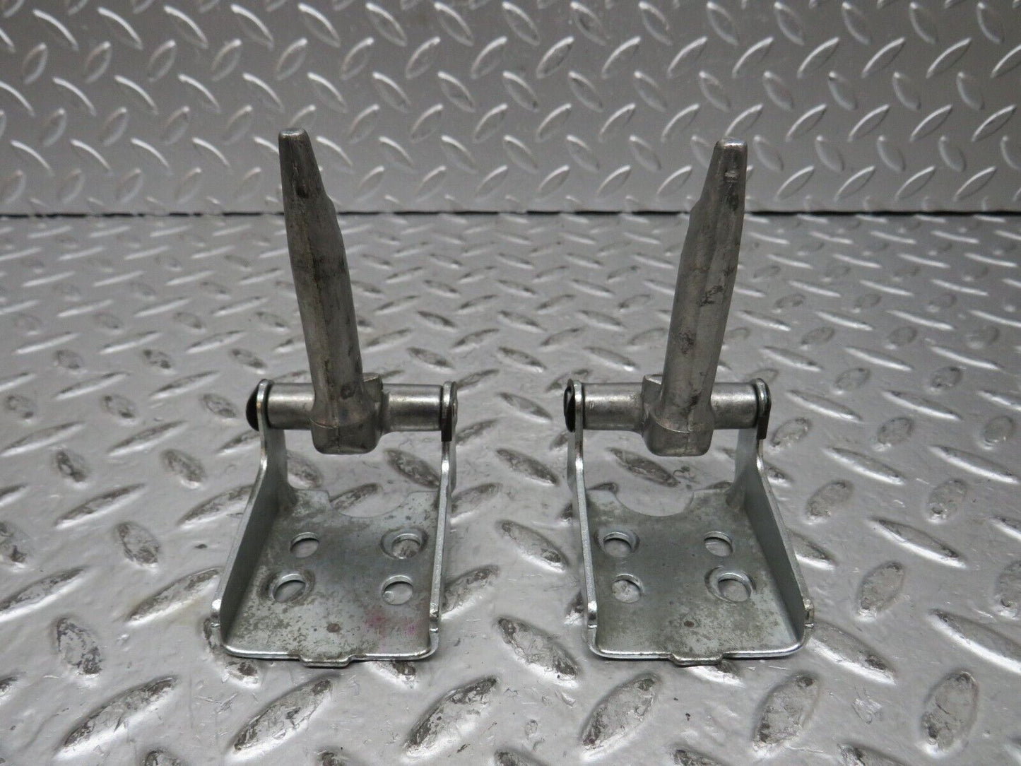 27832 Mercedes-Benz S124 300TE Wagon Rear Seat Hinge Pair With Cover 124922013