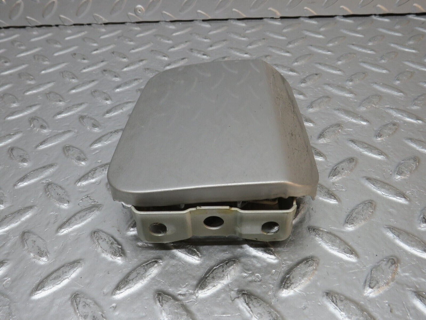 31720 Mercedes-Benz W201 190LE 1.8L Fuel Tank Flap Cap 2015842839