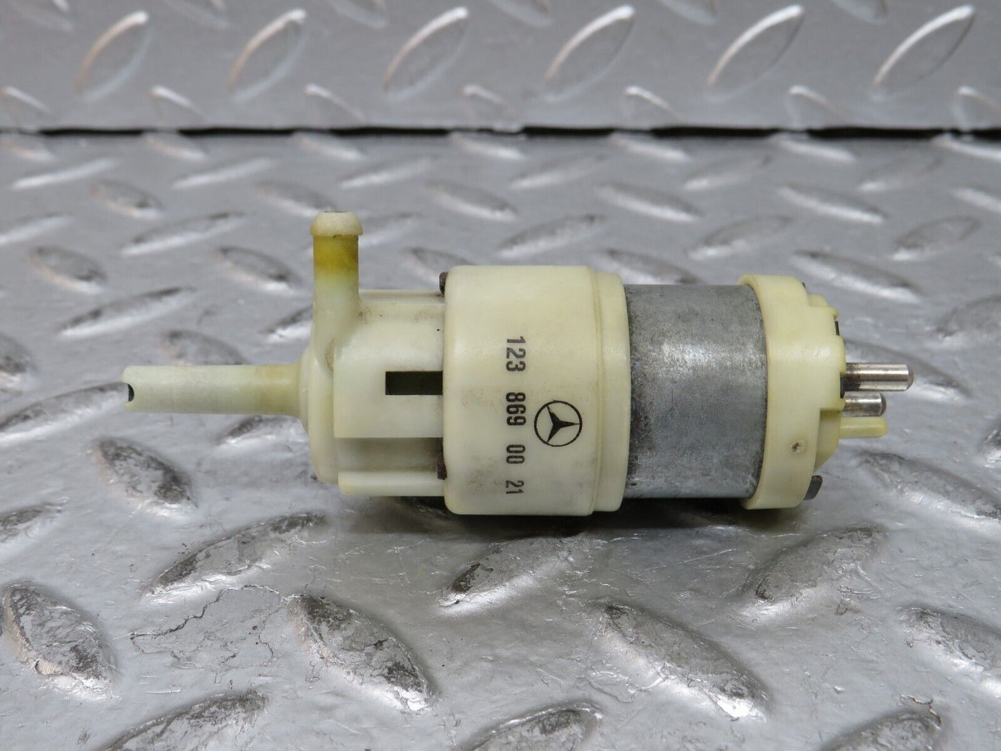 27258 Mercedes-Benz W123 280E Windscreen Washer Pump Hella 1238690021
