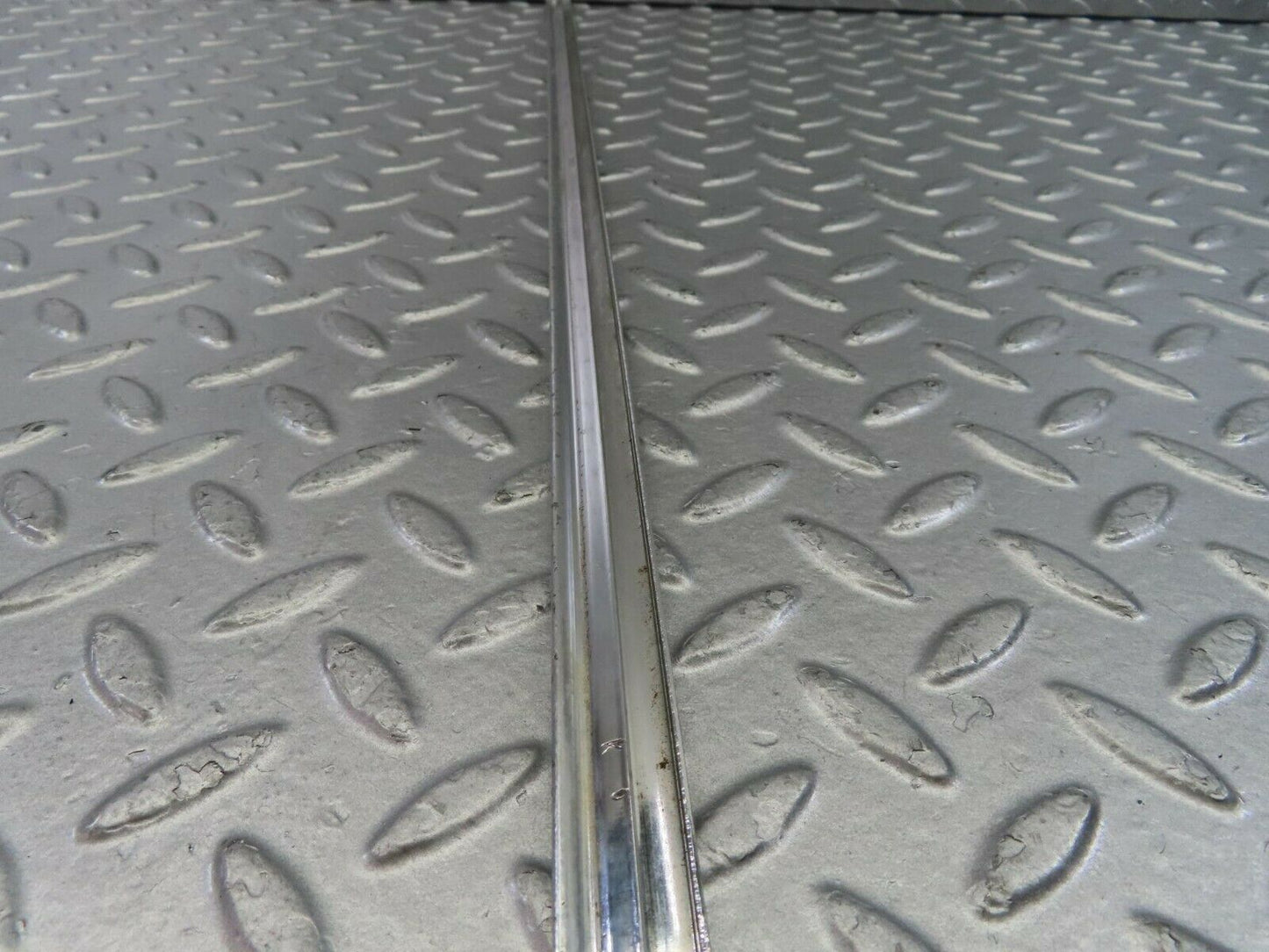 10816 Mercedes-Benz W123 230E Front Left Door Chrome Moulding Trim