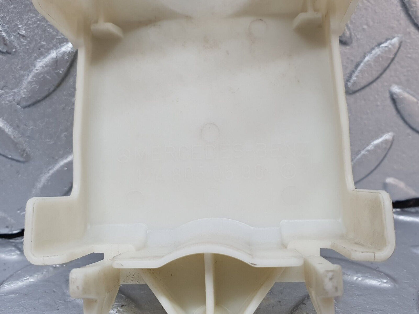 41590 Mercedes-Benz W124 200E Rear Door Lock Vacuum Actuator Cover 1248050590
