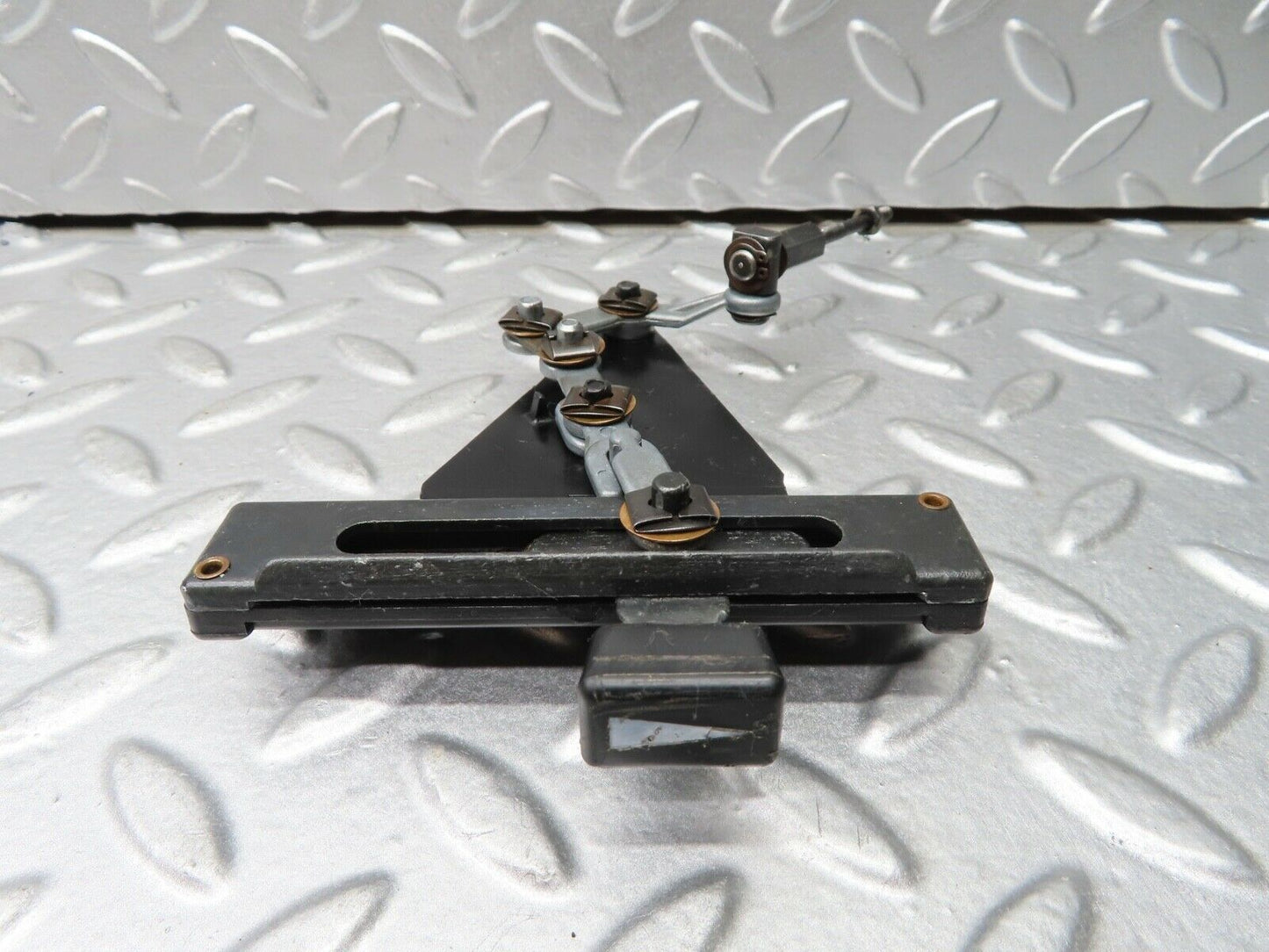 20591 Mercedes-Benz R107 450SL Air Vent Control Lever Centre