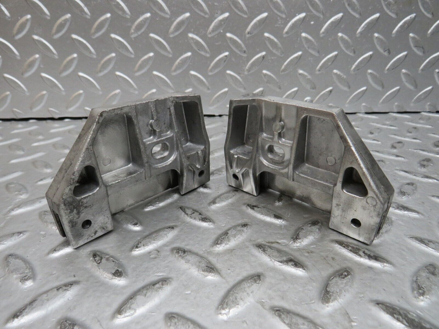 29124 Mercedes-Benz C124 320CE Window Guide Pad Pair 1247250232 1247250132