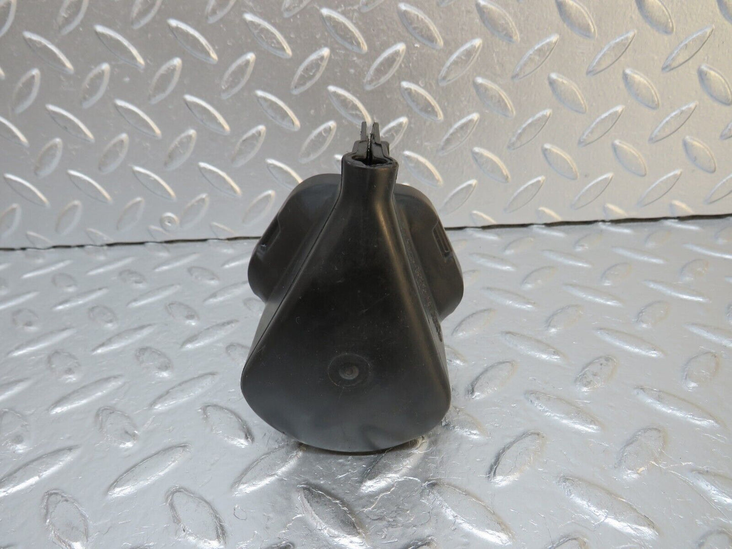 32415 Mercedes-Benz S124 300TE Wagon Ignition Coil Cover Cap 0001582285